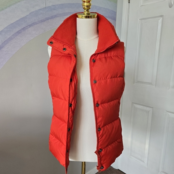 J Crew | Small | Orange Puffer Vest With Hidden Snaps & Zippers - Picture 7 of 11